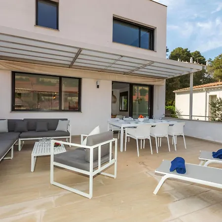Sa Riera White On The By Interhome Vakantiehuis Begur