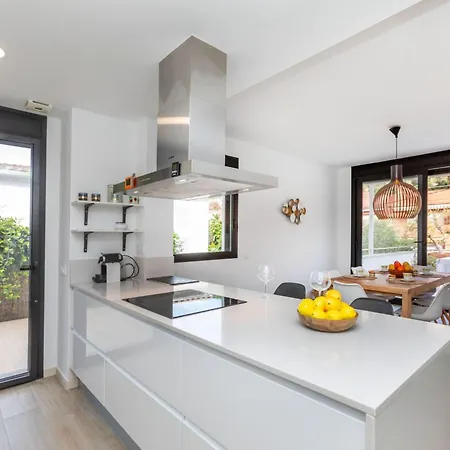 Sa Riera White On The By Interhome * 베구르